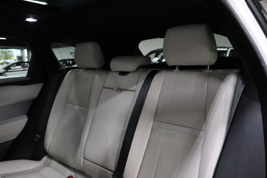 2018 Land Rover Range Rover Image 16