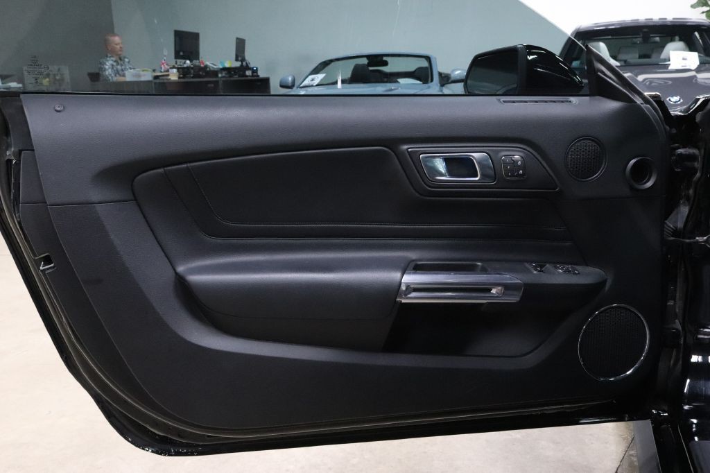 2019 Ford Mustang Image 10