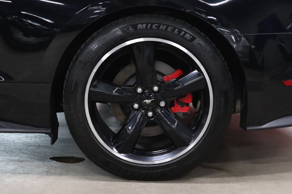 2019 Ford Mustang Image 35