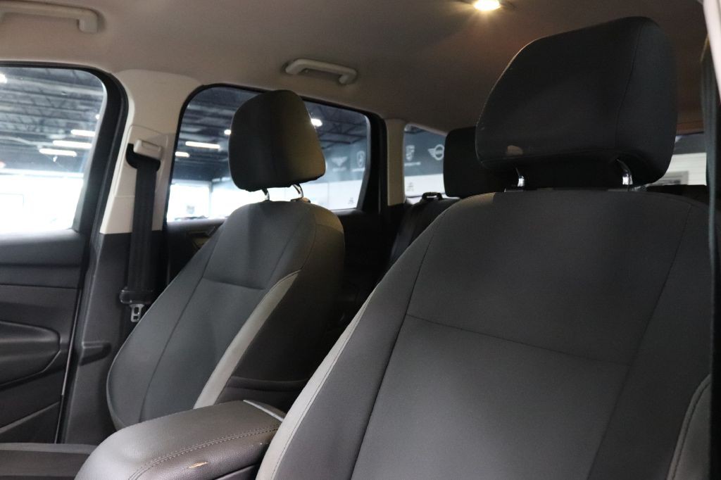 2016 Ford Escape Image 10