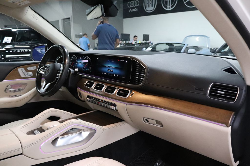 2021 Mercedes-Benz GLS-Class Image 25