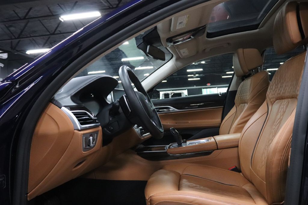 2021 BMW 7 Series Image 9