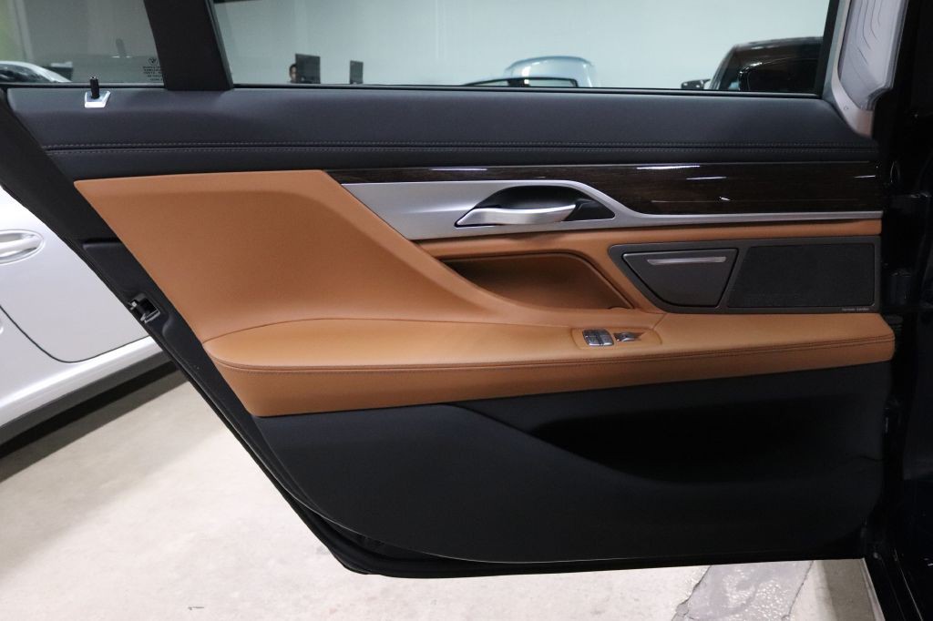 2021 BMW 7 Series Image 12