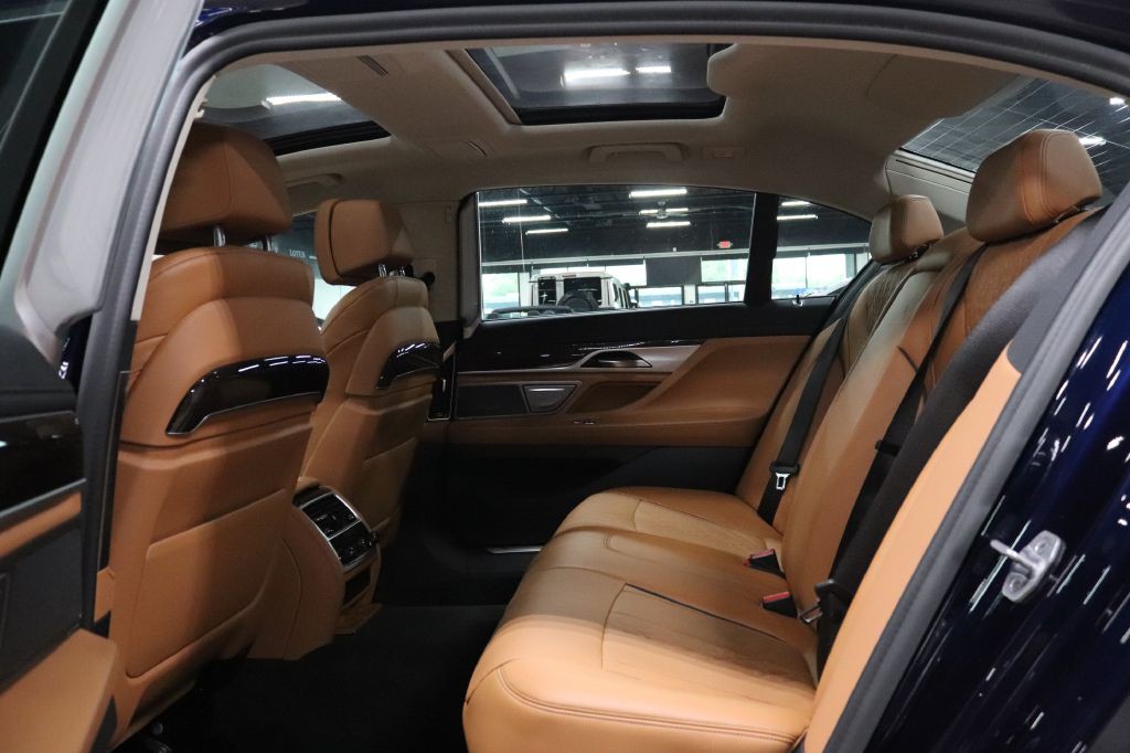 2021 BMW 7 Series Image 13