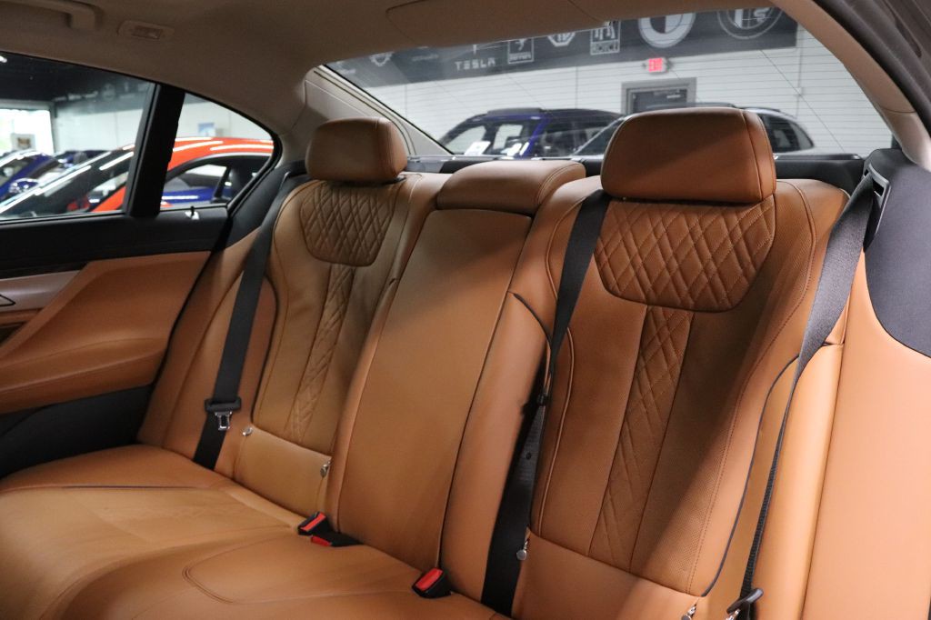 2021 BMW 7 Series Image 14