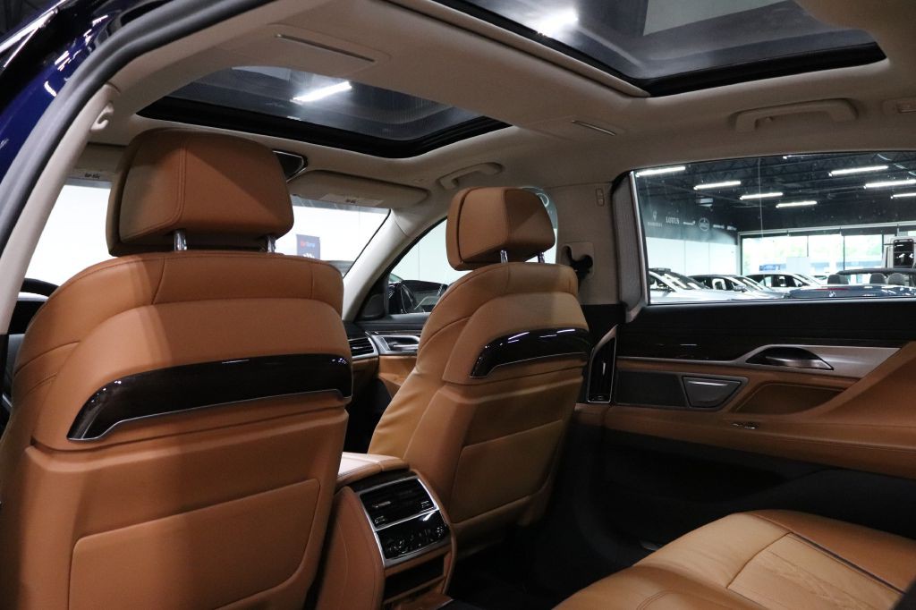 2021 BMW 7 Series Image 15
