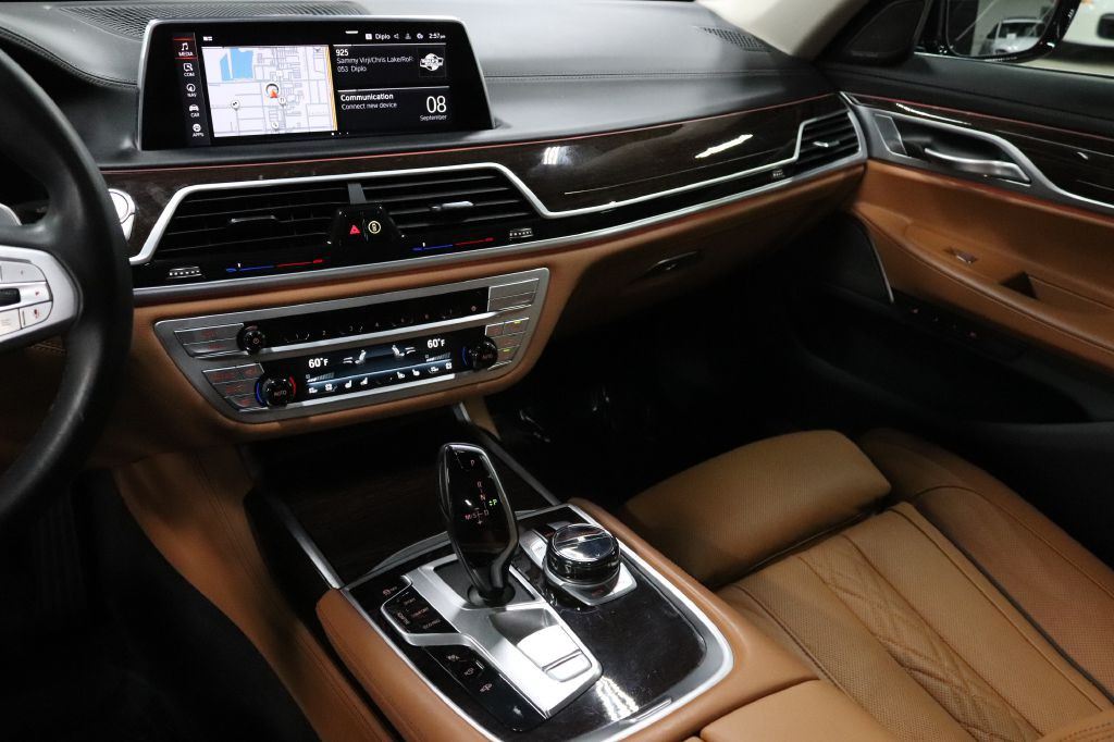 2021 BMW 7 Series Image 29