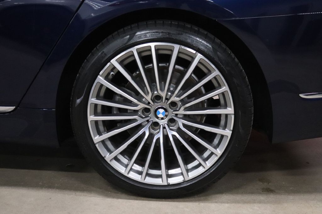 2021 BMW 7 Series Image 38