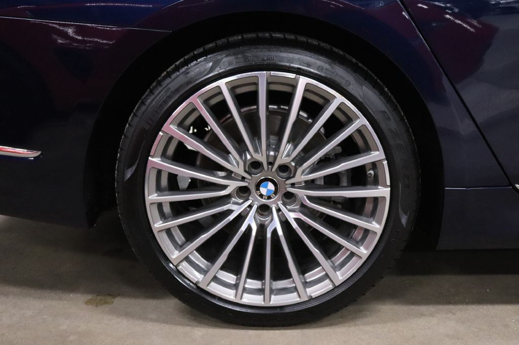 2021 BMW 7 Series Image 39