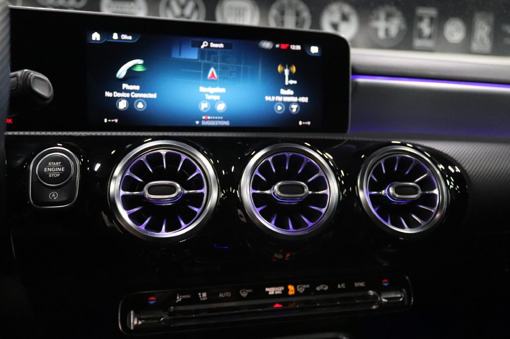 2020 Mercedes-Benz CLA-Class Image 32