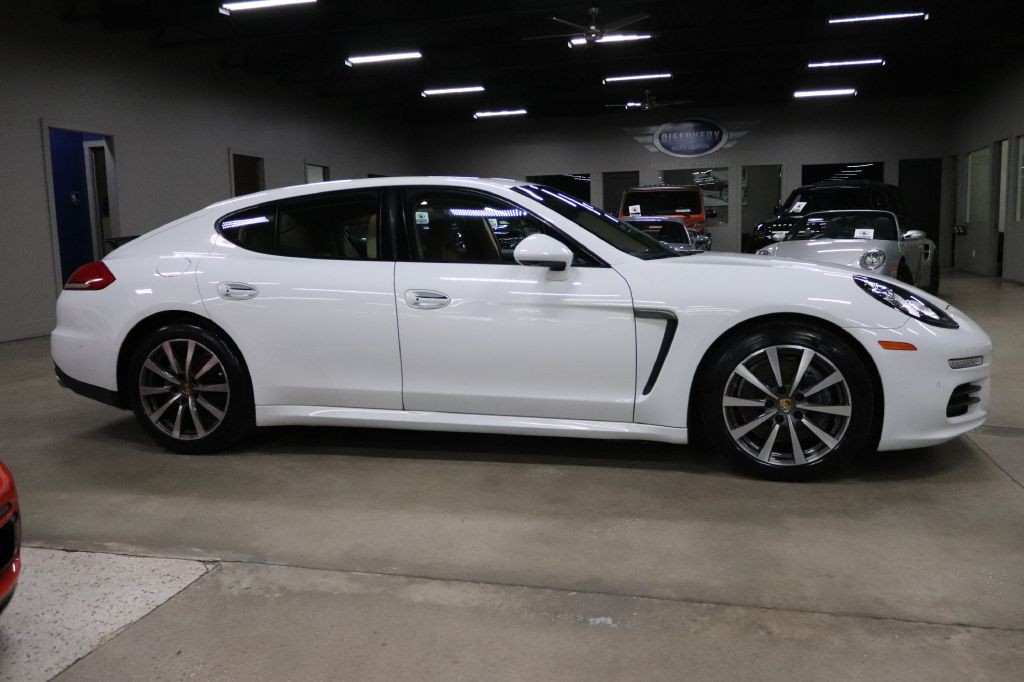 2016 Porsche Panamera Image 6