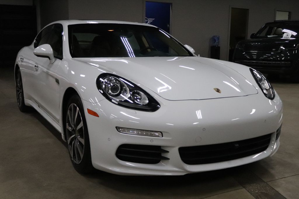 2016 Porsche Panamera Image 7