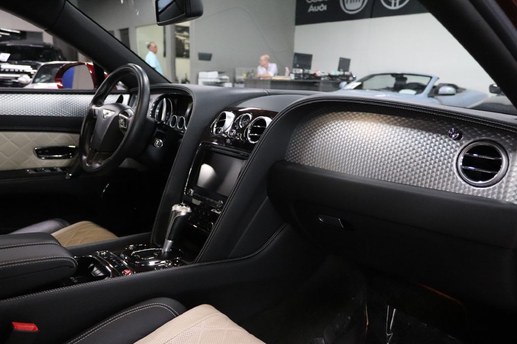 2016 Bentley Flying Spur Image 28