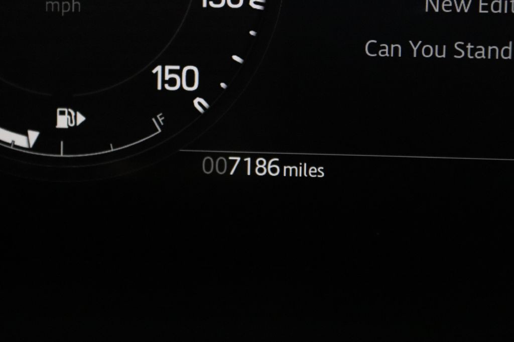 2024 Land Rover Defender Image 18