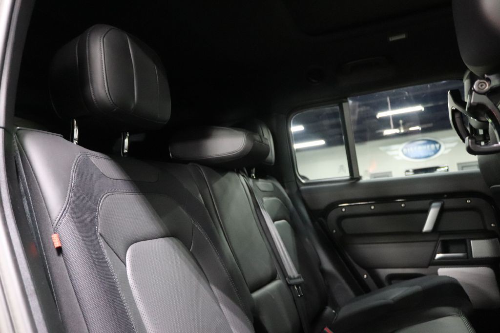 2024 Land Rover Defender Image 26