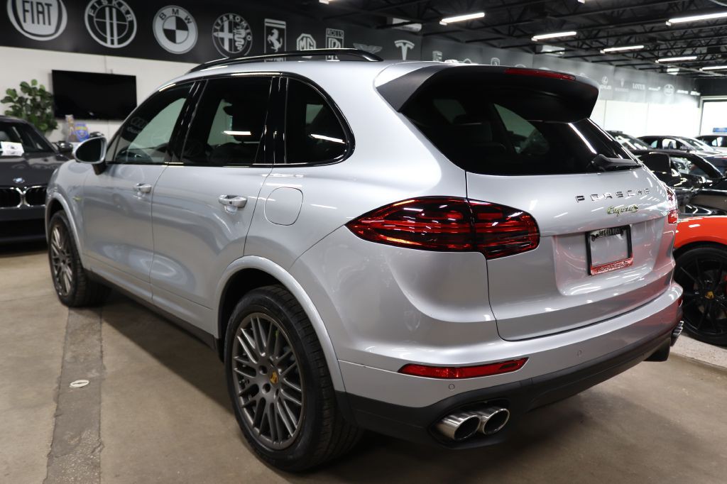 2017 Porsche Cayenne Image 3