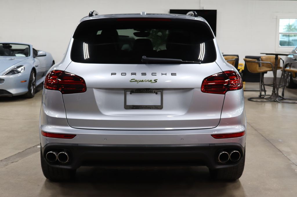 2017 Porsche Cayenne Image 4