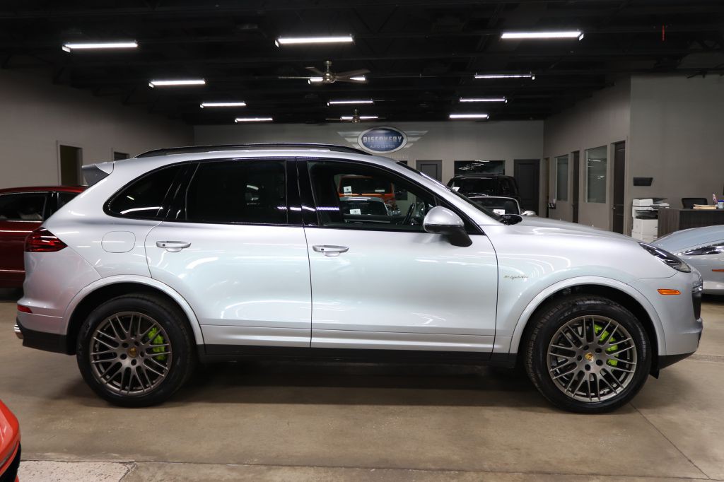 2017 Porsche Cayenne Image 6