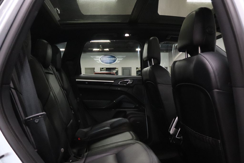 2017 Porsche Cayenne Image 19