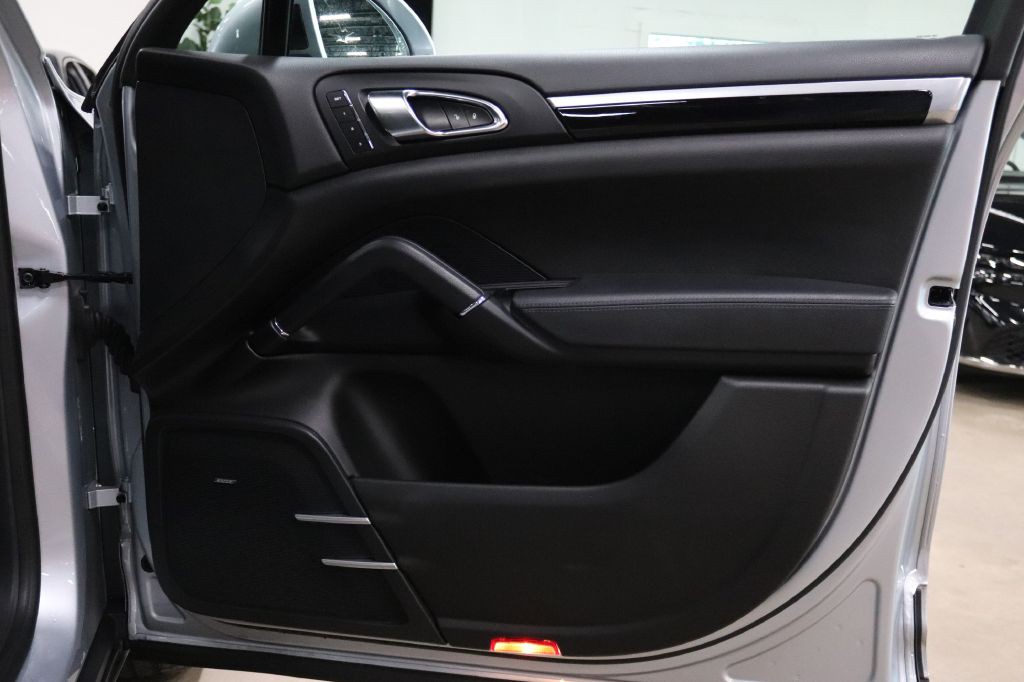 2017 Porsche Cayenne Image 22