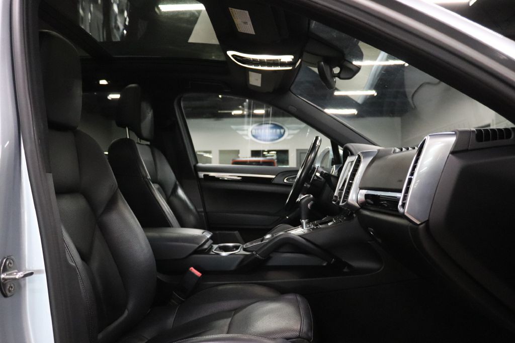 2017 Porsche Cayenne Image 23