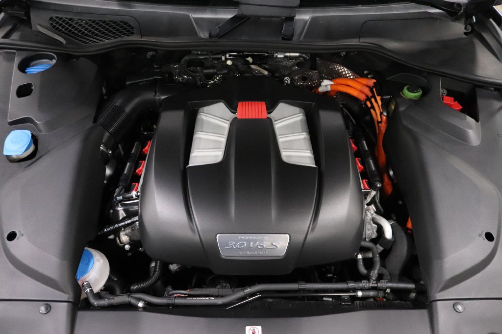 2017 Porsche Cayenne Image 26