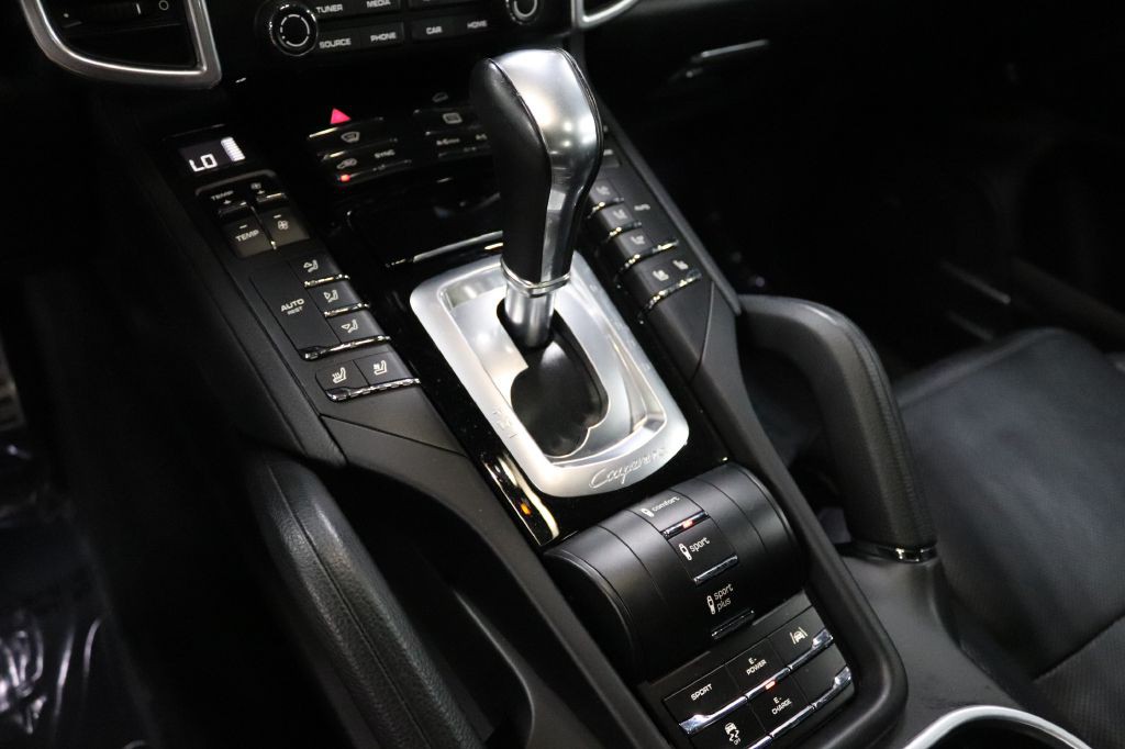 2017 Porsche Cayenne Image 31