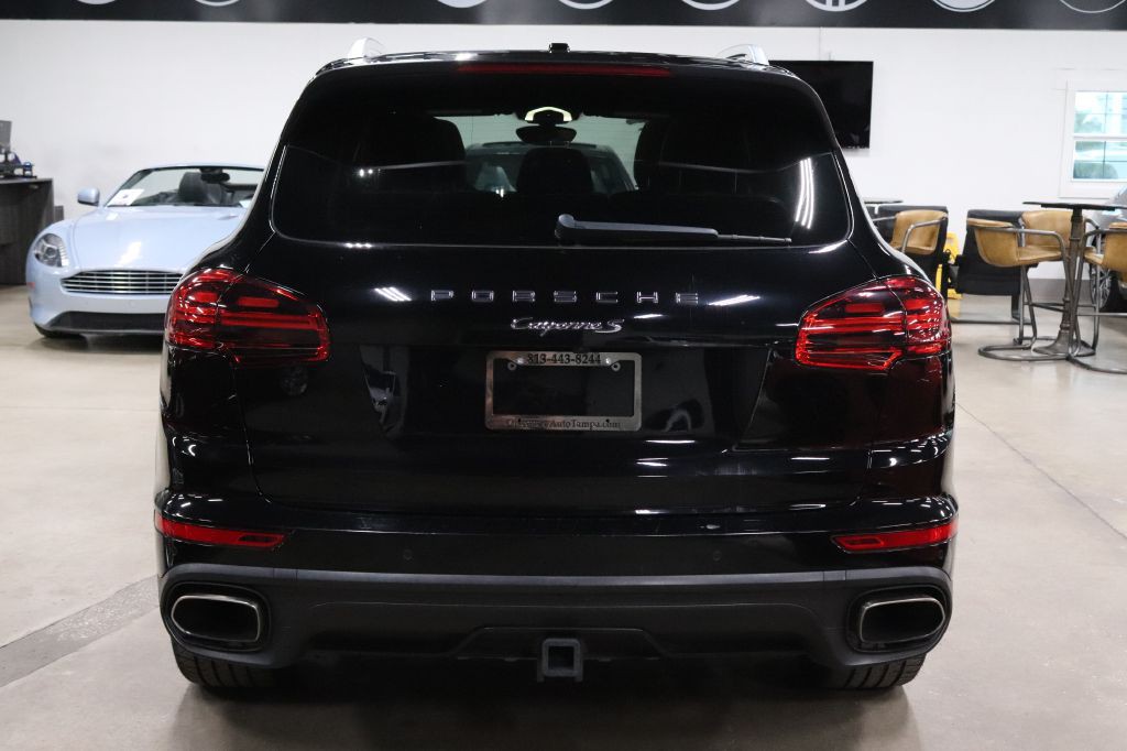2016 Porsche Cayenne Image 4