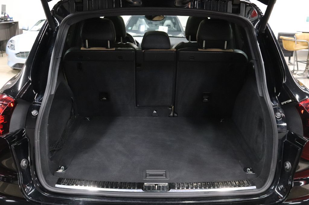 2016 Porsche Cayenne Image 17