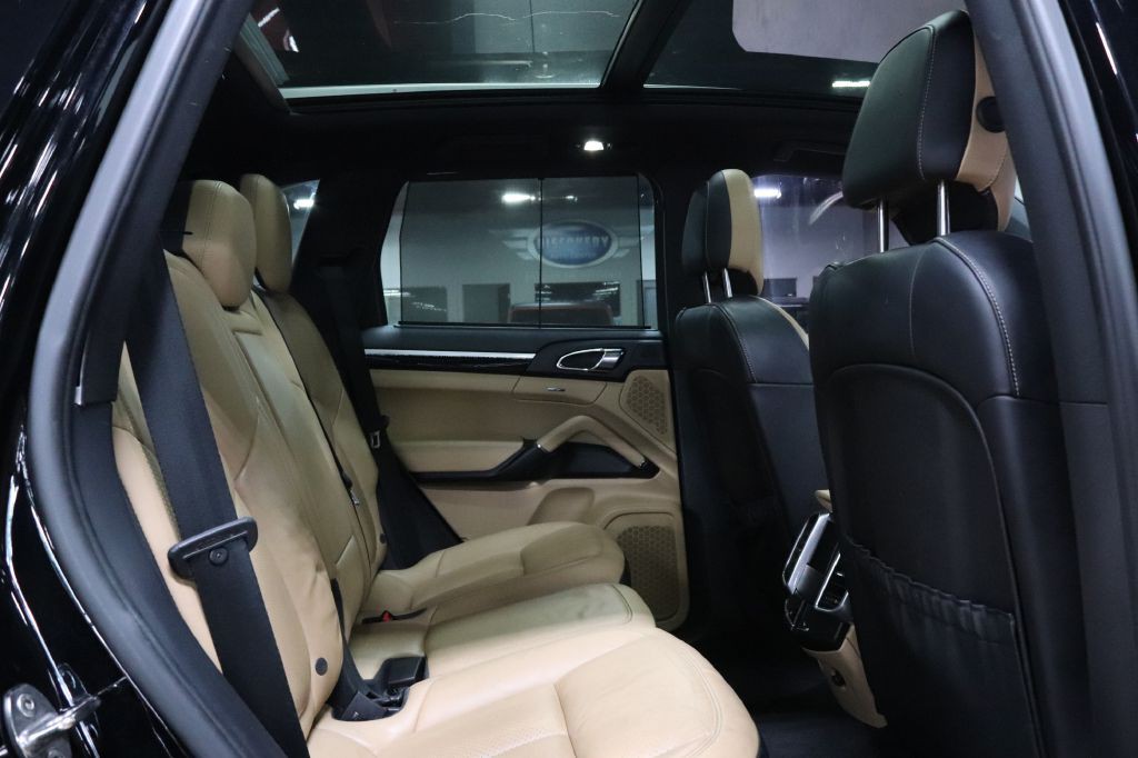 2016 Porsche Cayenne Image 19