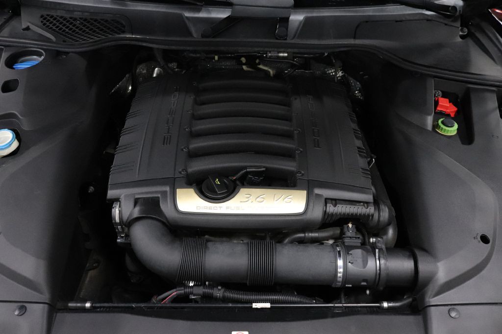 2016 Porsche Cayenne Image 26