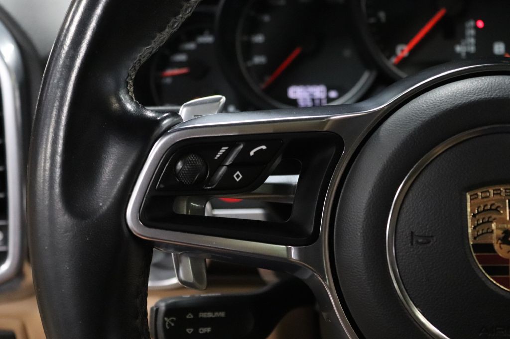 2016 Porsche Cayenne Image 28
