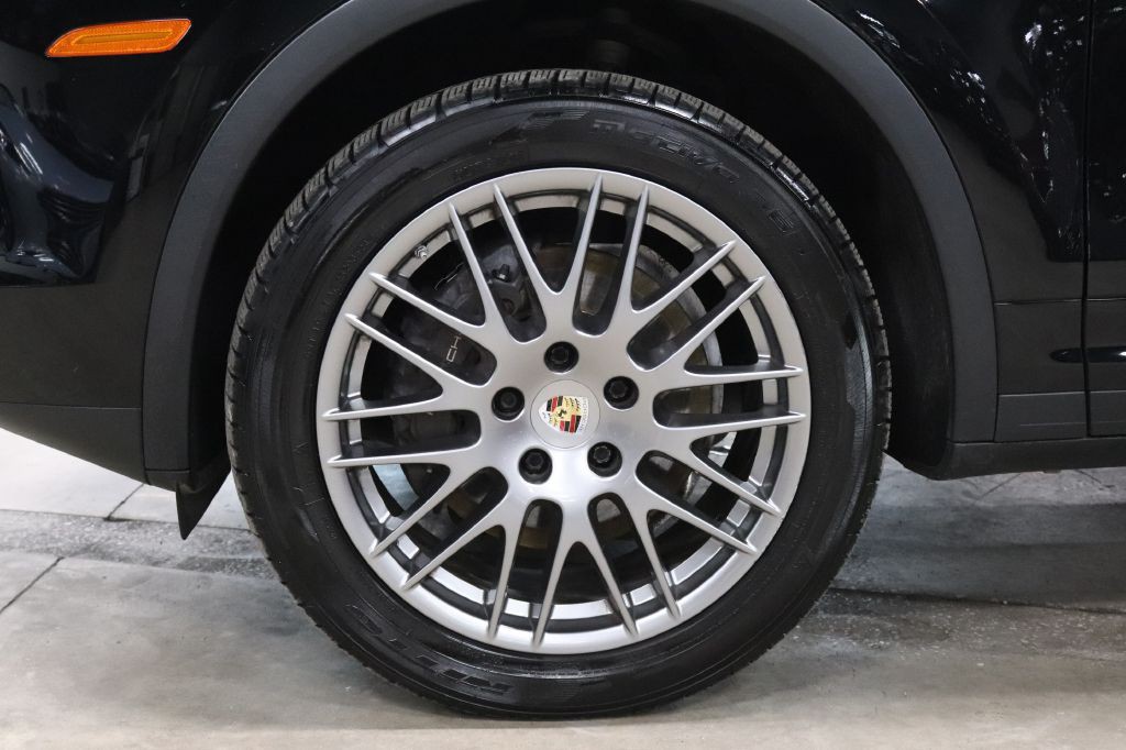 2016 Porsche Cayenne Image 37