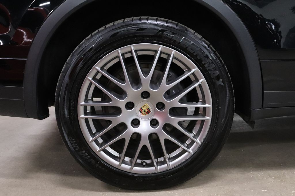 2016 Porsche Cayenne Image 39