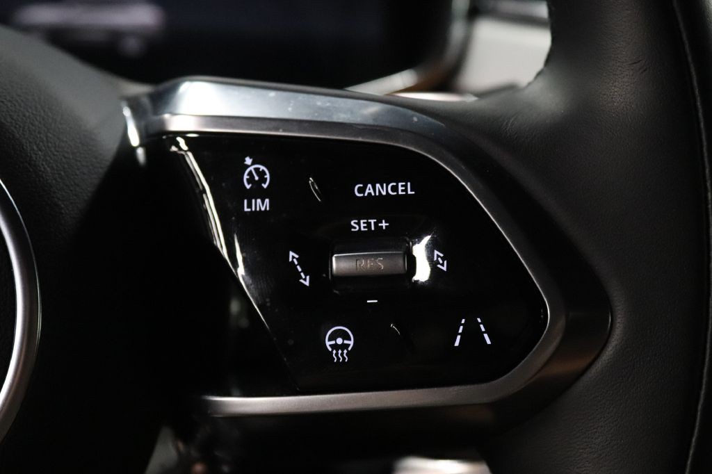 2024 Jaguar F-PACE Image 13