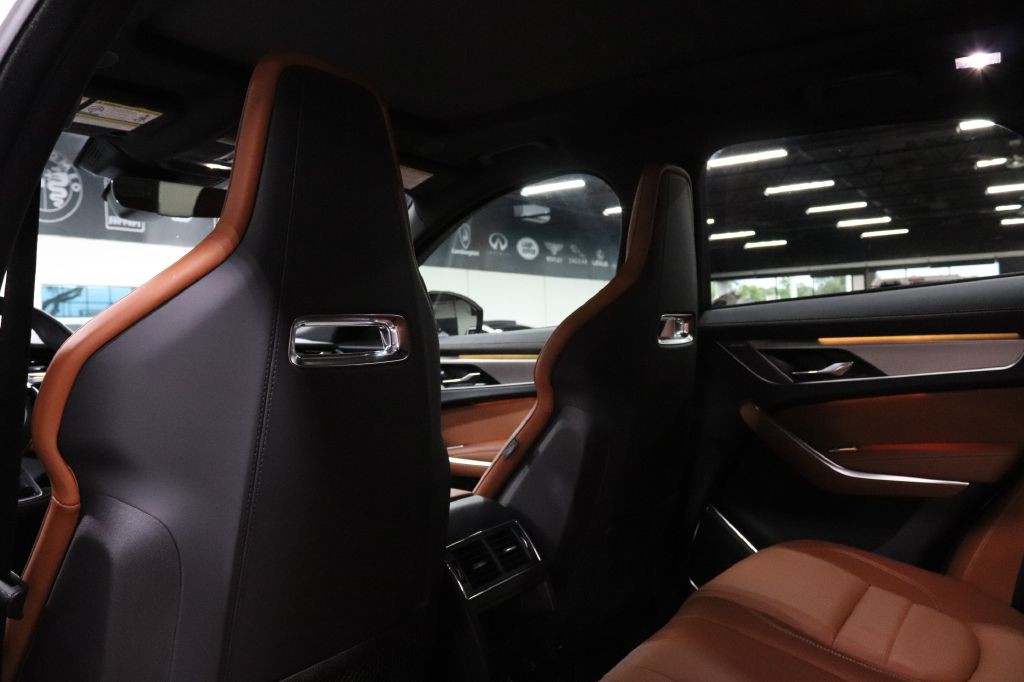 2024 Jaguar F-PACE Image 22