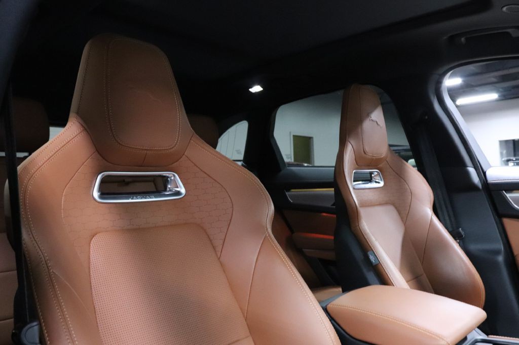 2024 Jaguar F-PACE Image 31