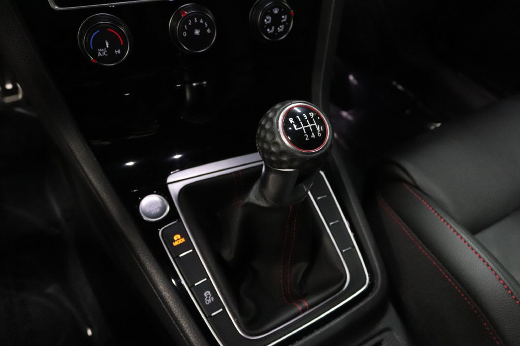 2019 Volkswagen GTI Image 31