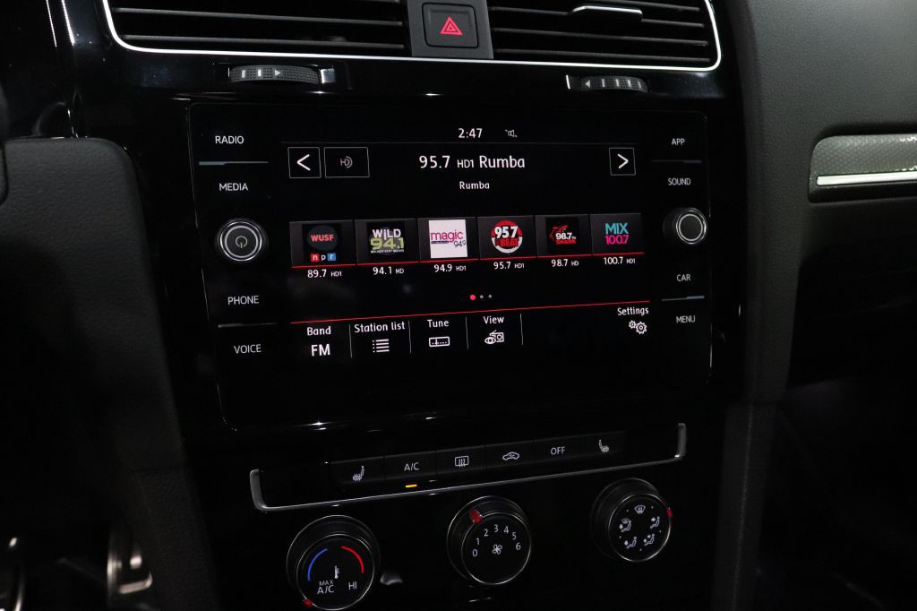 2019 Volkswagen GTI Image 32