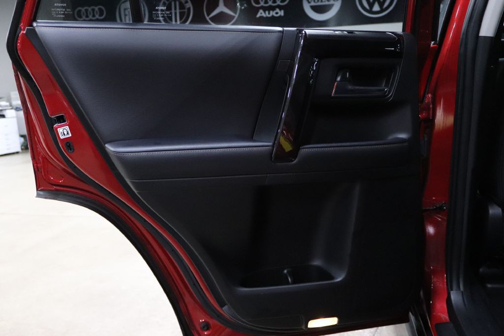 2023 Toyota 4Runner Image 14