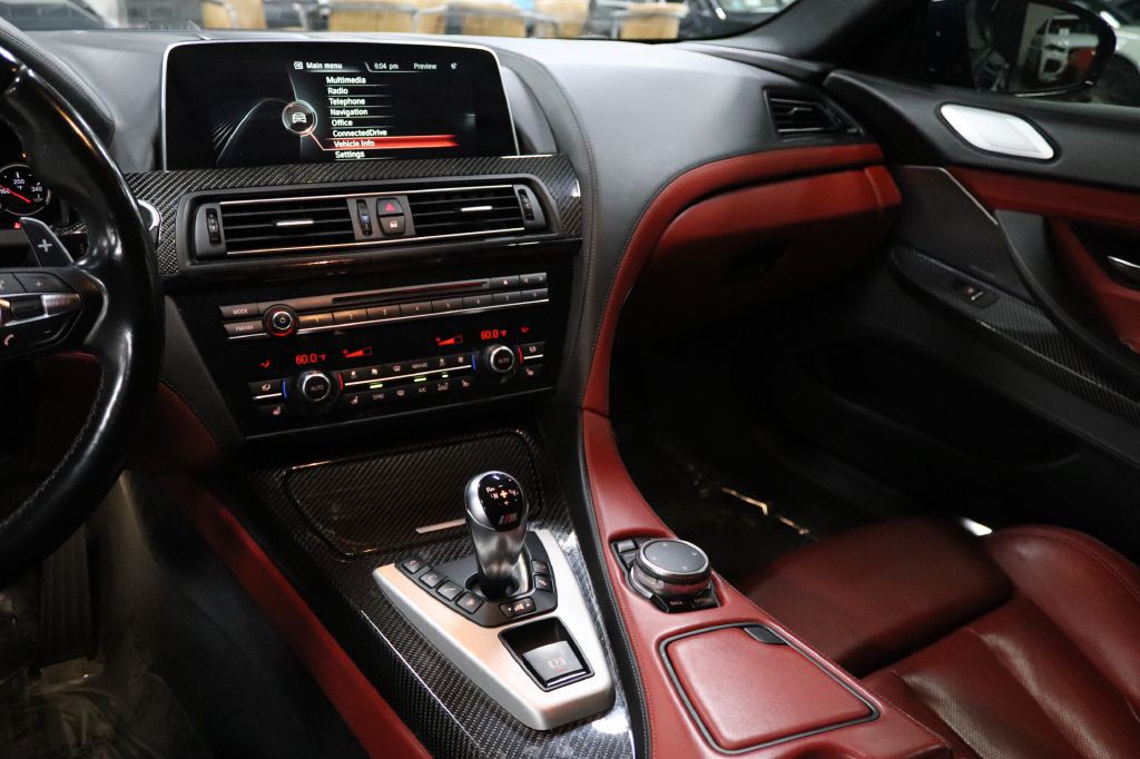 2016 BMW M6 Image 30