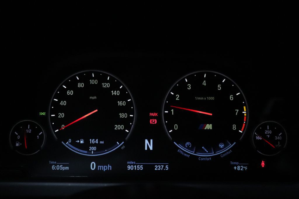2016 BMW M6 Image 36