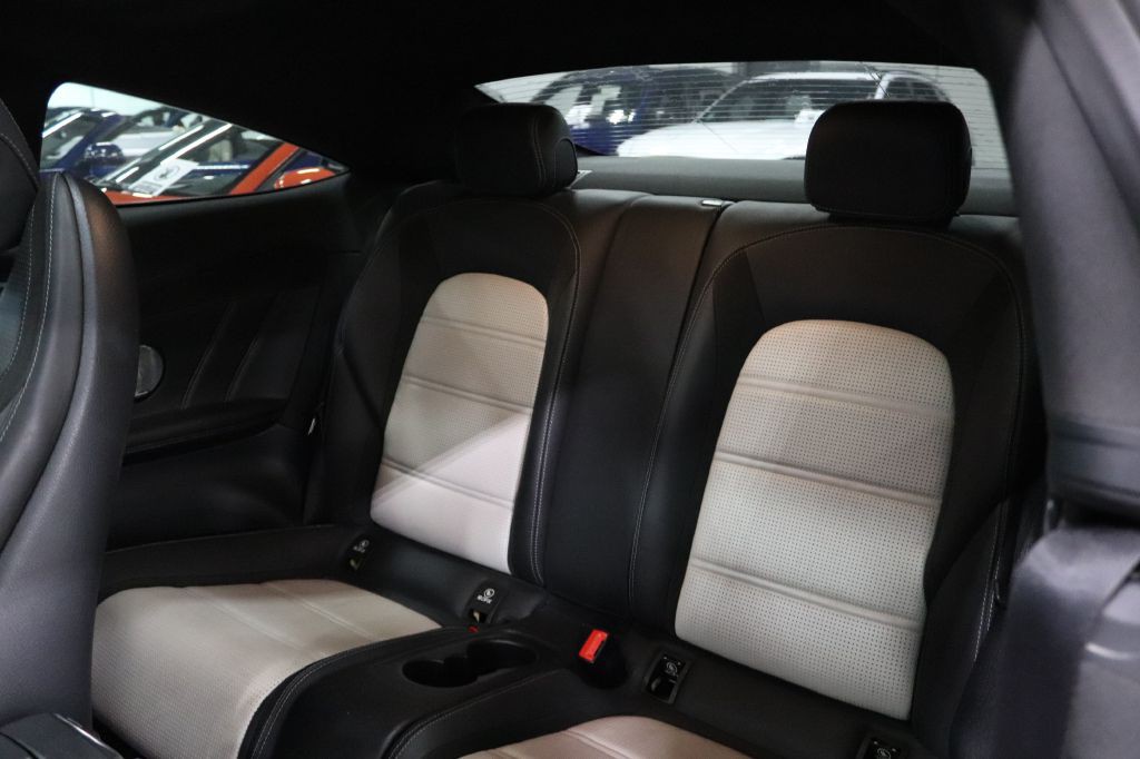2019 Mercedes-Benz C-Class Image 13