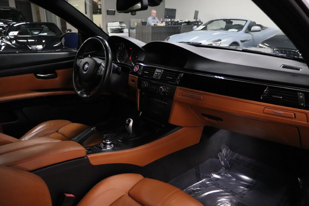 2012 BMW M3 Image 32
