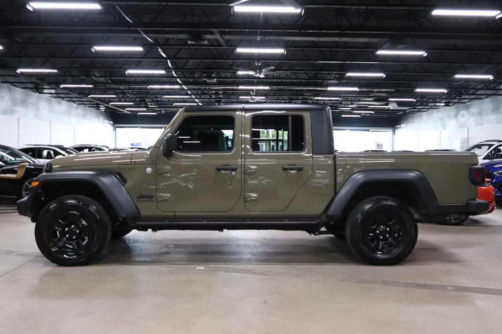 2020 Jeep Gladiator Image 2