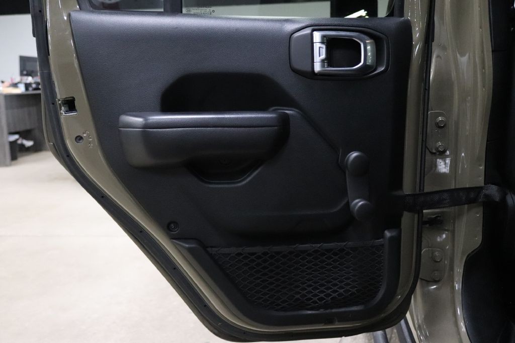 2020 Jeep Gladiator Image 13