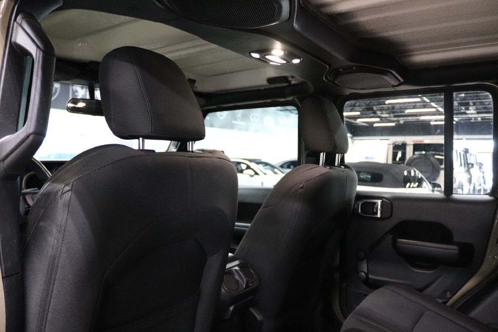 2020 Jeep Gladiator Image 16