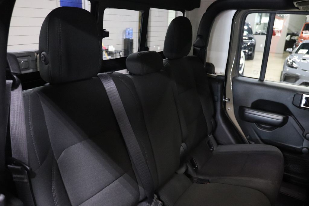 2020 Jeep Gladiator Image 19