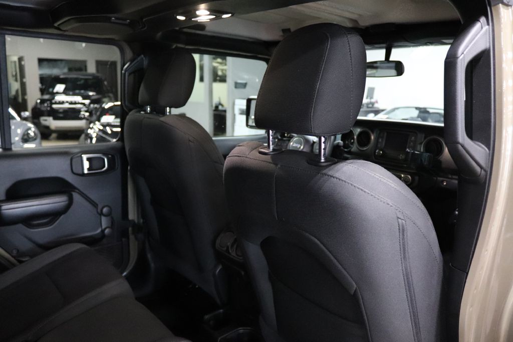2020 Jeep Gladiator Image 20