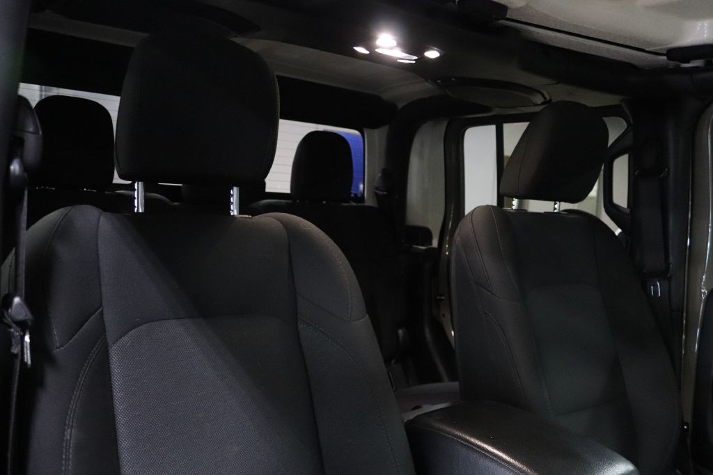 2020 Jeep Gladiator Image 23